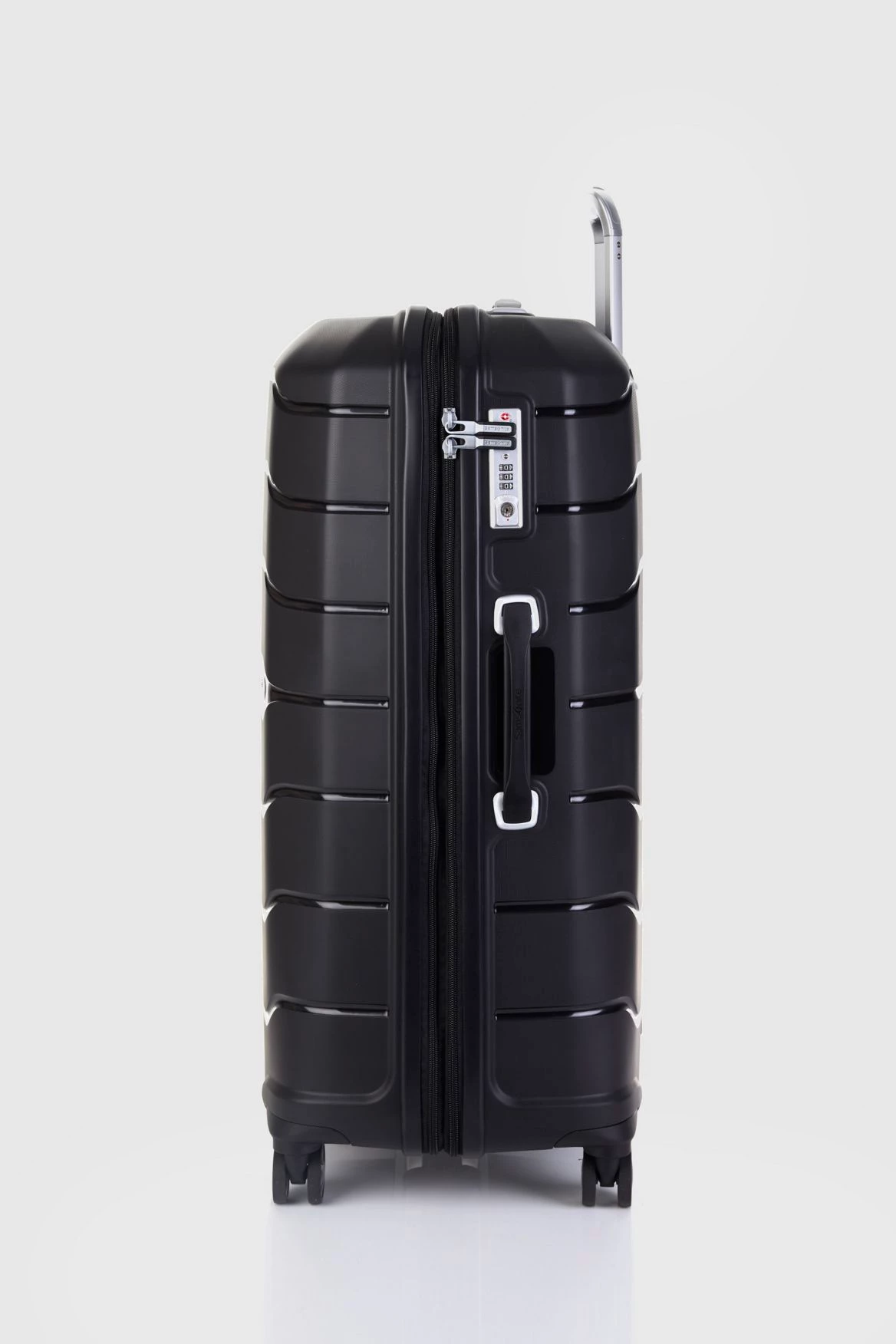 Samsonite Oc2lite 68cm Suitcase 4 Samsonite Oc2lite 68cm Suitcase - Image 2