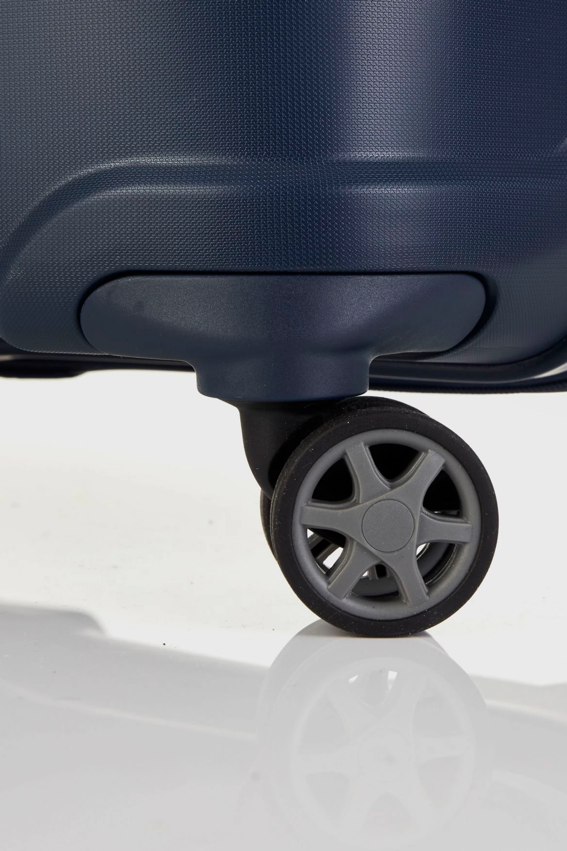 Samsonite Oc2lite 81cm Suitcase 6 Samsonite Oc2lite 81cm Suitcase - Image 4