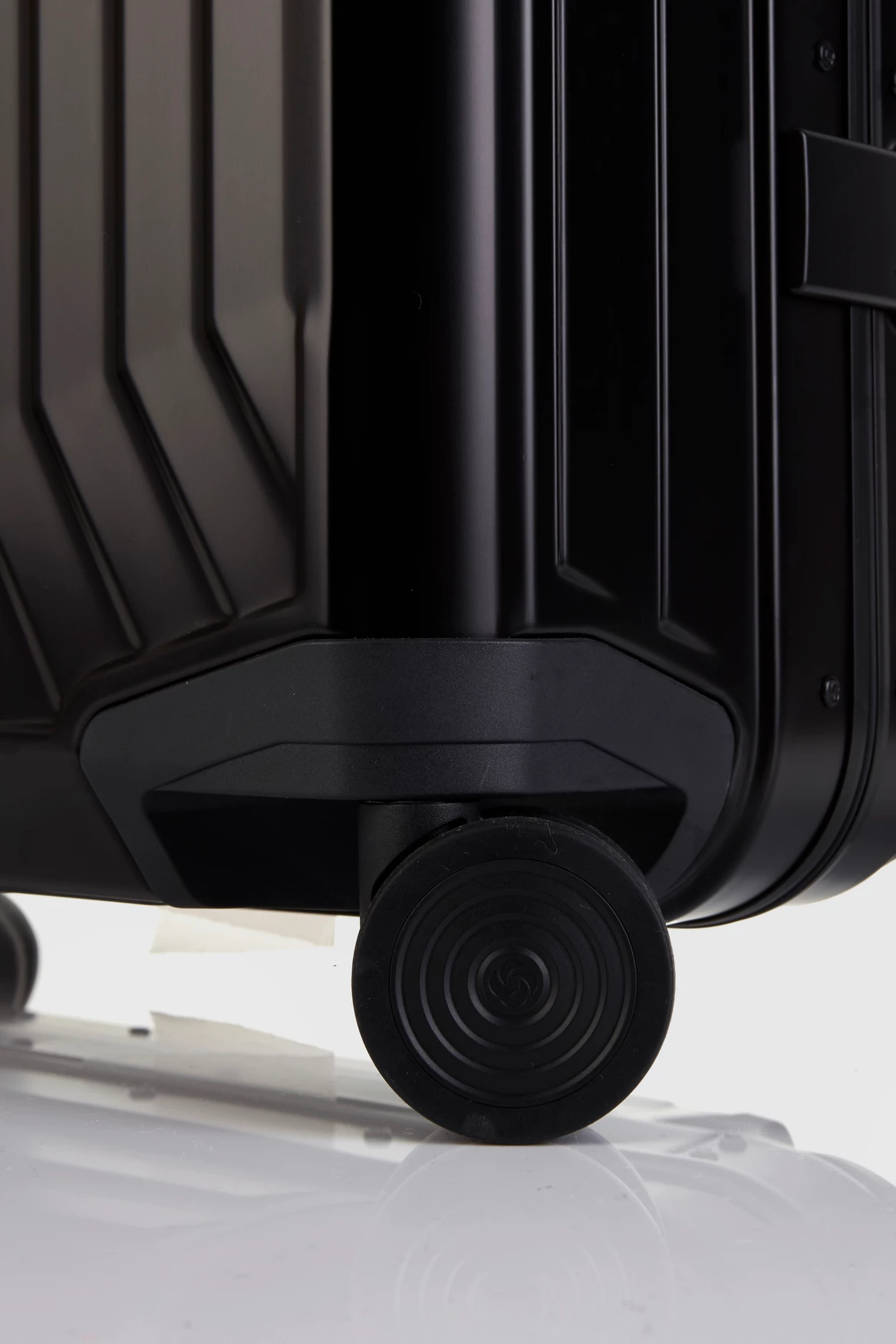 Samsonite Lite Box ALU 76cm Suitcase 7 Samsonite Lite Box ALU 76cm Suitcase - Image 5