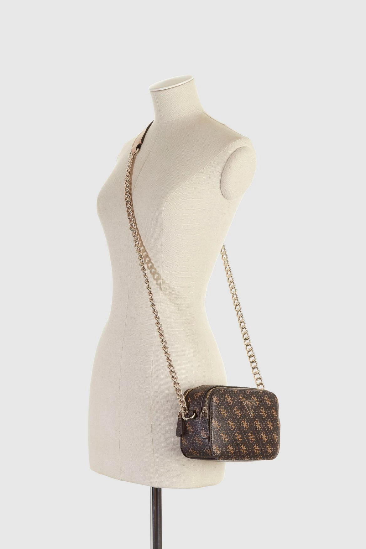 Guess Noelle Crossbody Camera Bag 6 Guess Noelle Crossbody Camera Bag - Image 4