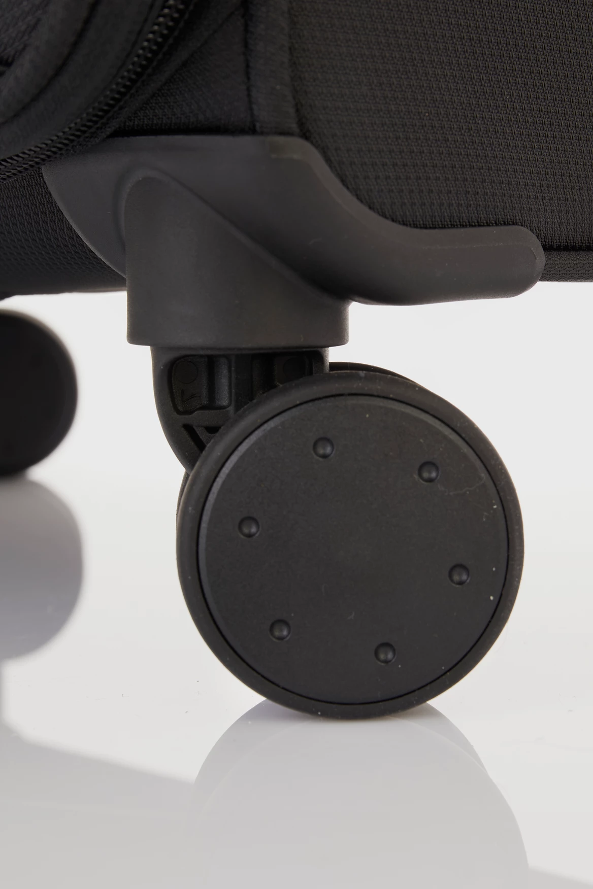 Antler Prestwick 56cm Suitcase 7 Antler Prestwick 56cm Suitcase - Image 5