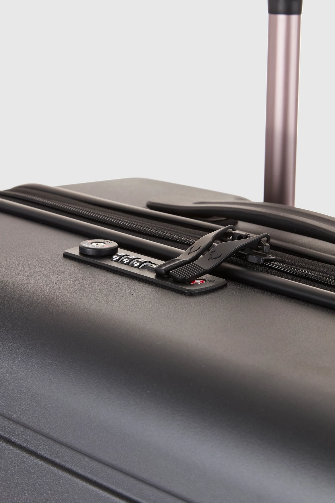 Antler Stamford 80cm Suitcase 8 Antler Stamford 80cm Suitcase - Image 6