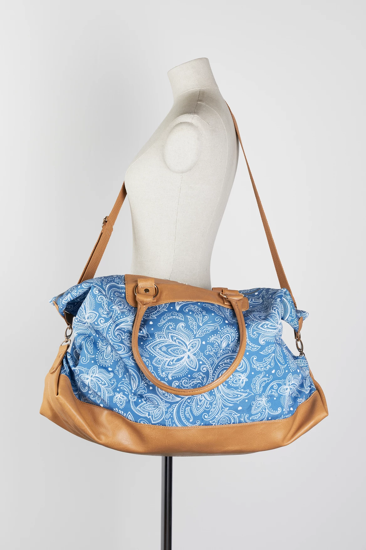 Paisley Weekender Bag 6 Paisley Weekender Bag - Image 4