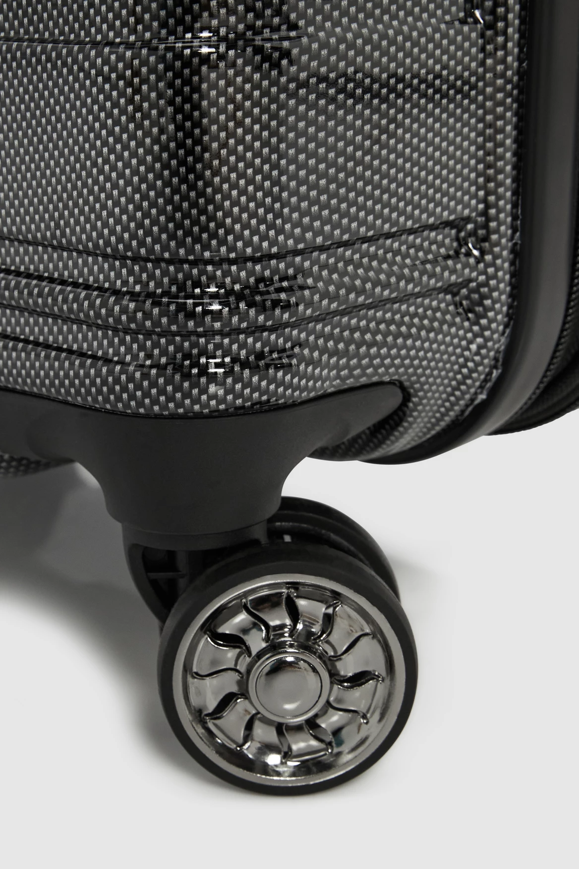 Relm 67cm Suitcase 8 Relm 67cm Suitcase - Image 6