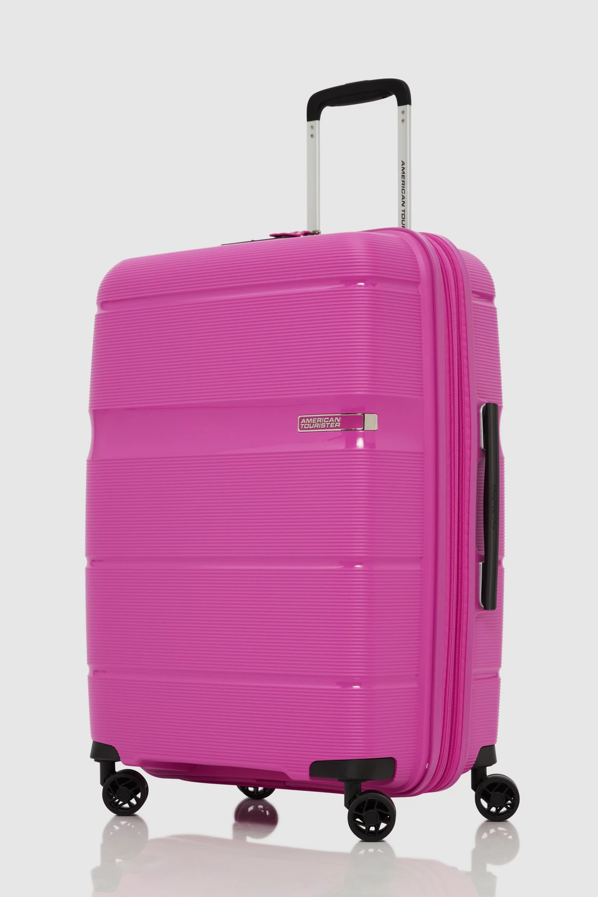 American Tourister Linex 66cm Suitcase 3 American Tourister Linex 66cm Suitcase