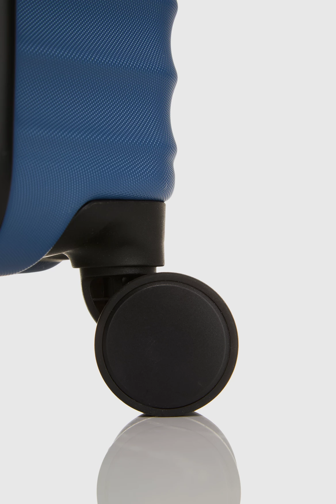 Berlin 55cm Suitcase 8 Berlin 55cm Suitcase - Image 6