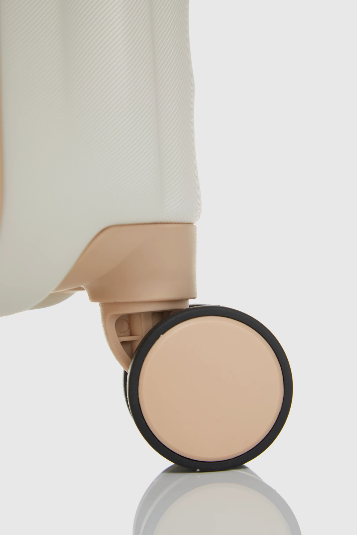 Caype 65cm Suitcase 8 Caype 65cm Suitcase - Image 6