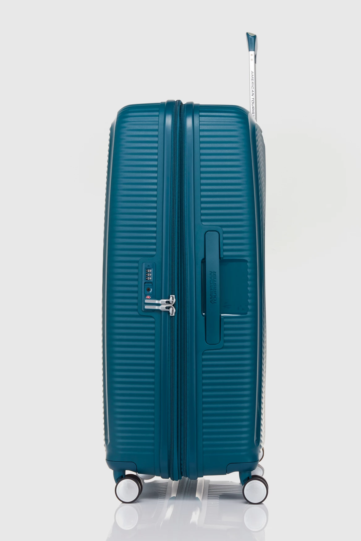American Tourister Curio 2 80cm Suitcase 4 American Tourister Curio 2 80cm Suitcase - Image 2