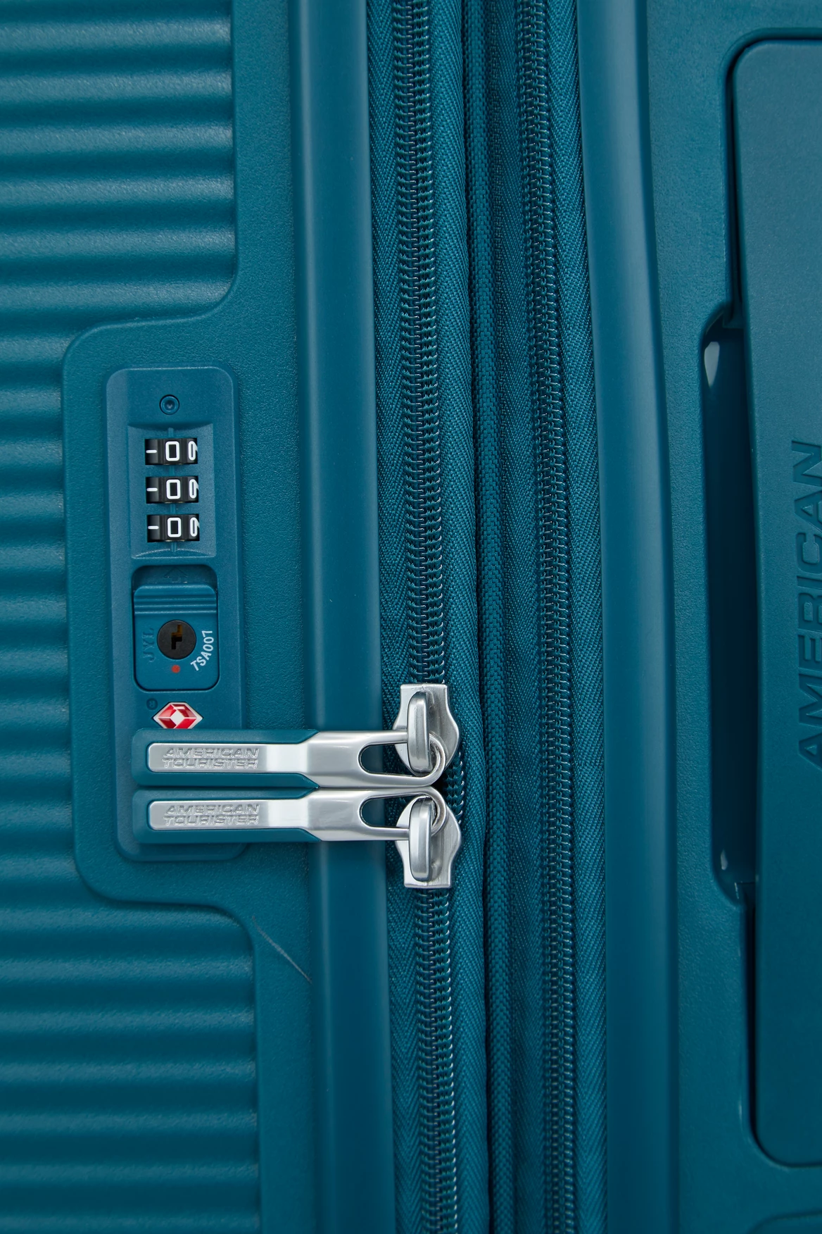 American Tourister Curio 2 55cm Suitcase 8 American Tourister Curio 2 55cm Suitcase - Image 6