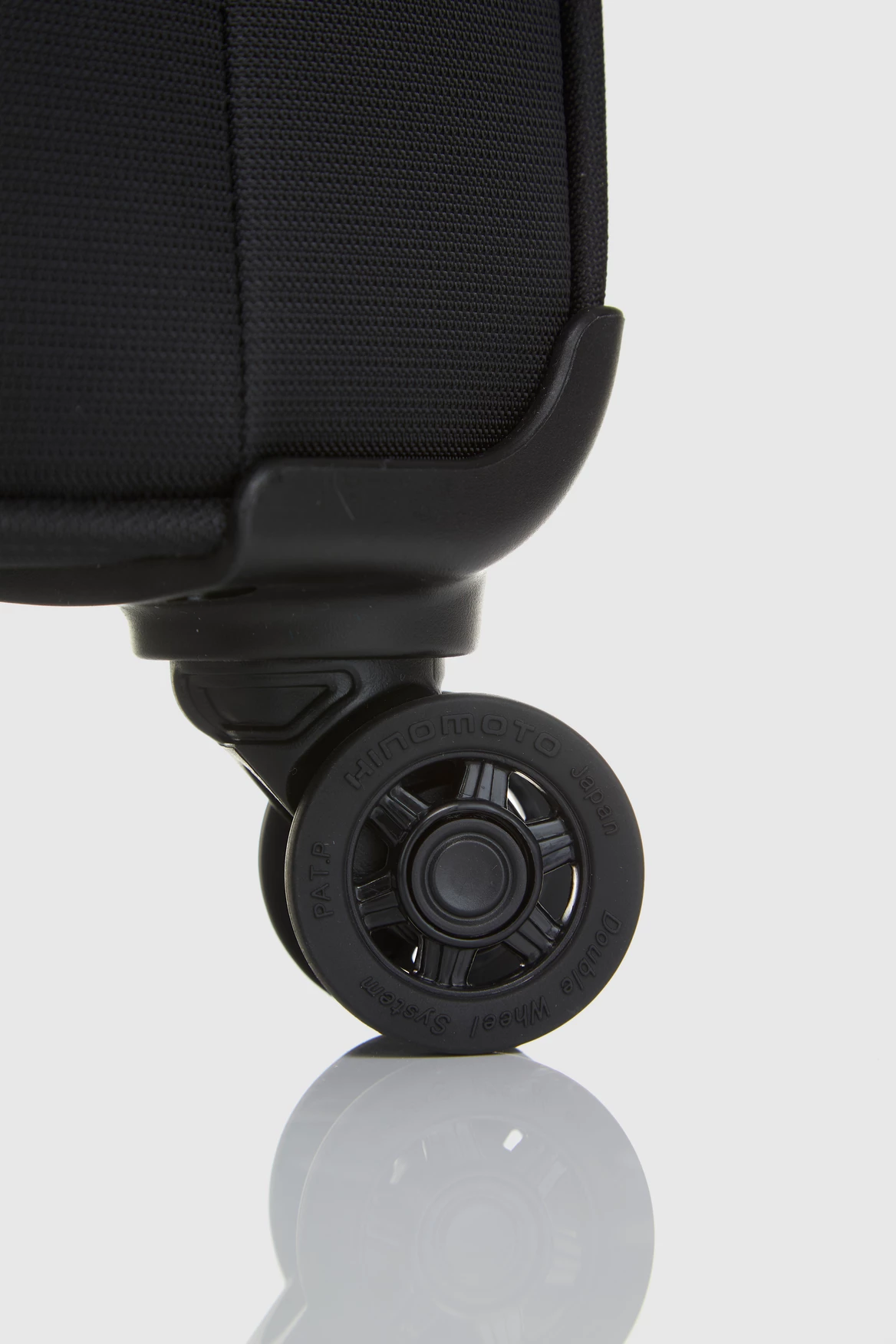 Spin Air 4 72cm Suitcase 8 Spin Air 4 72cm Suitcase - Image 6