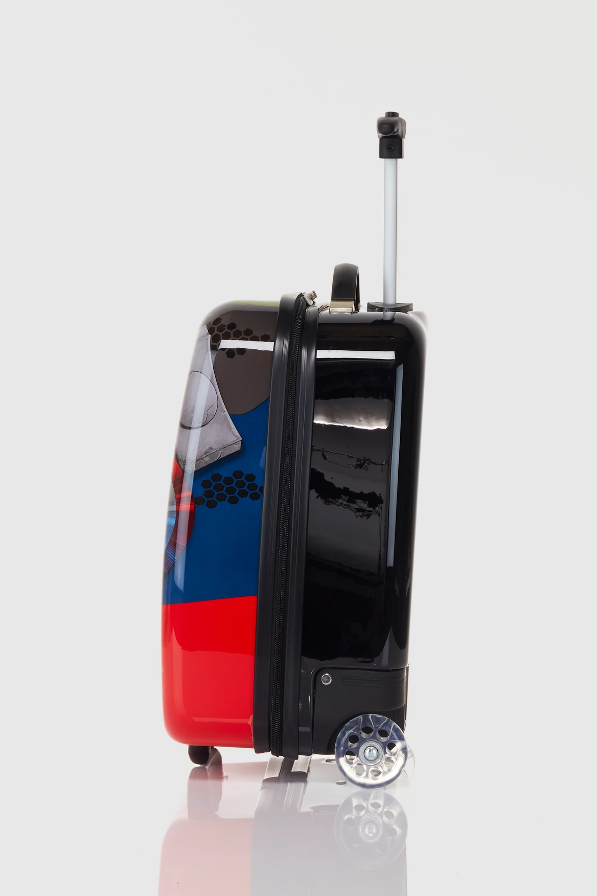 Marvel Superhero Carry On Suitcase 4 Marvel Superhero Carry On Suitcase - Image 2