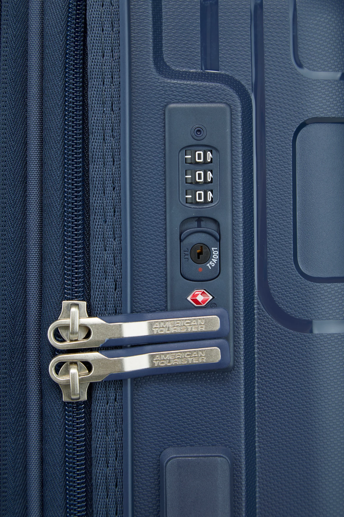 American Tourister Light Max 82cm Case 9 American Tourister Light Max 82cm Case - Image 7