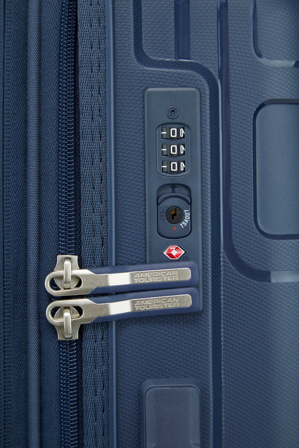 American Tourister Light Max 69cm Case 9 American Tourister Light Max 69cm Case - Image 7