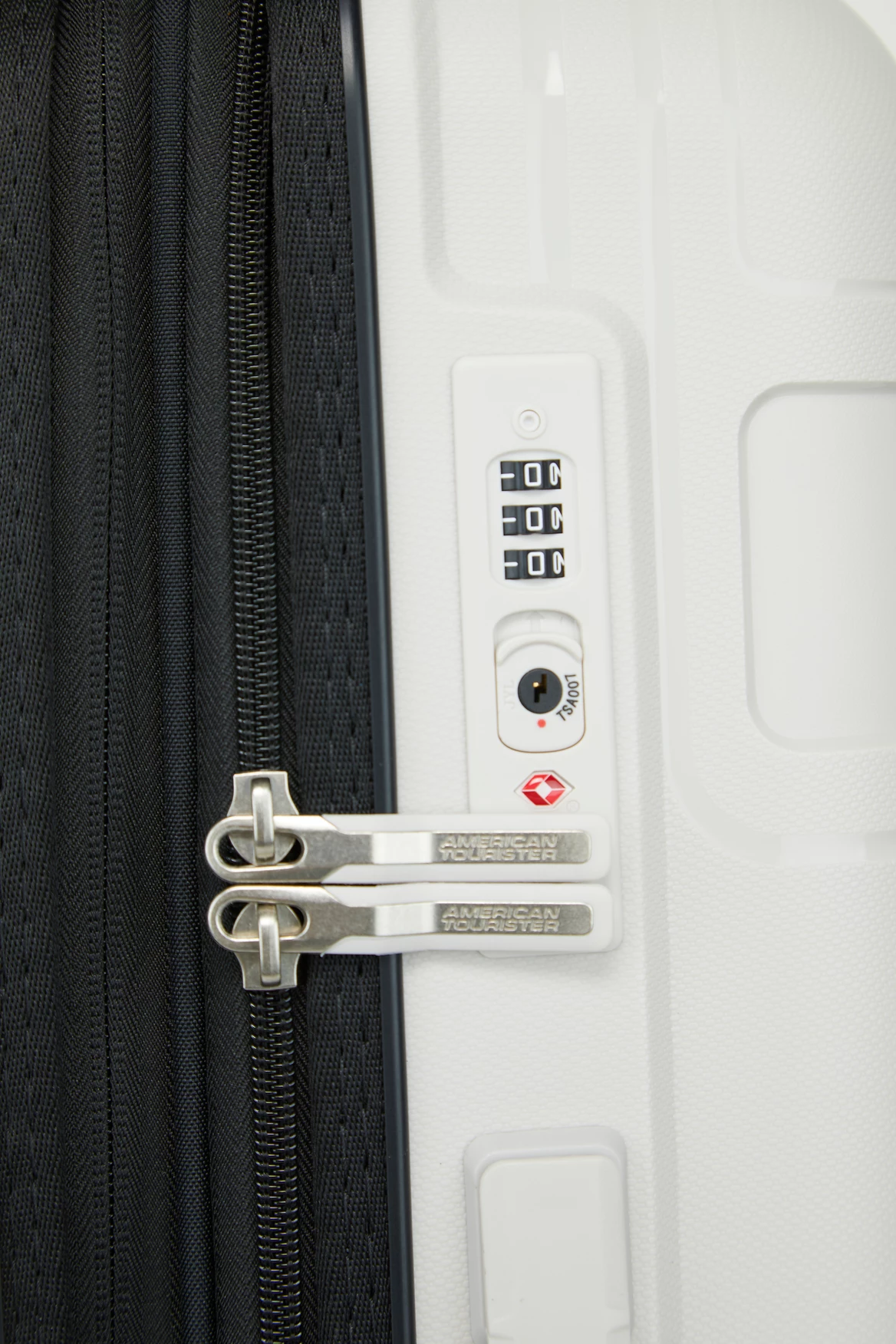 American Tourister Light Max 69cm Case 9 American Tourister Light Max 69cm Case - Image 7