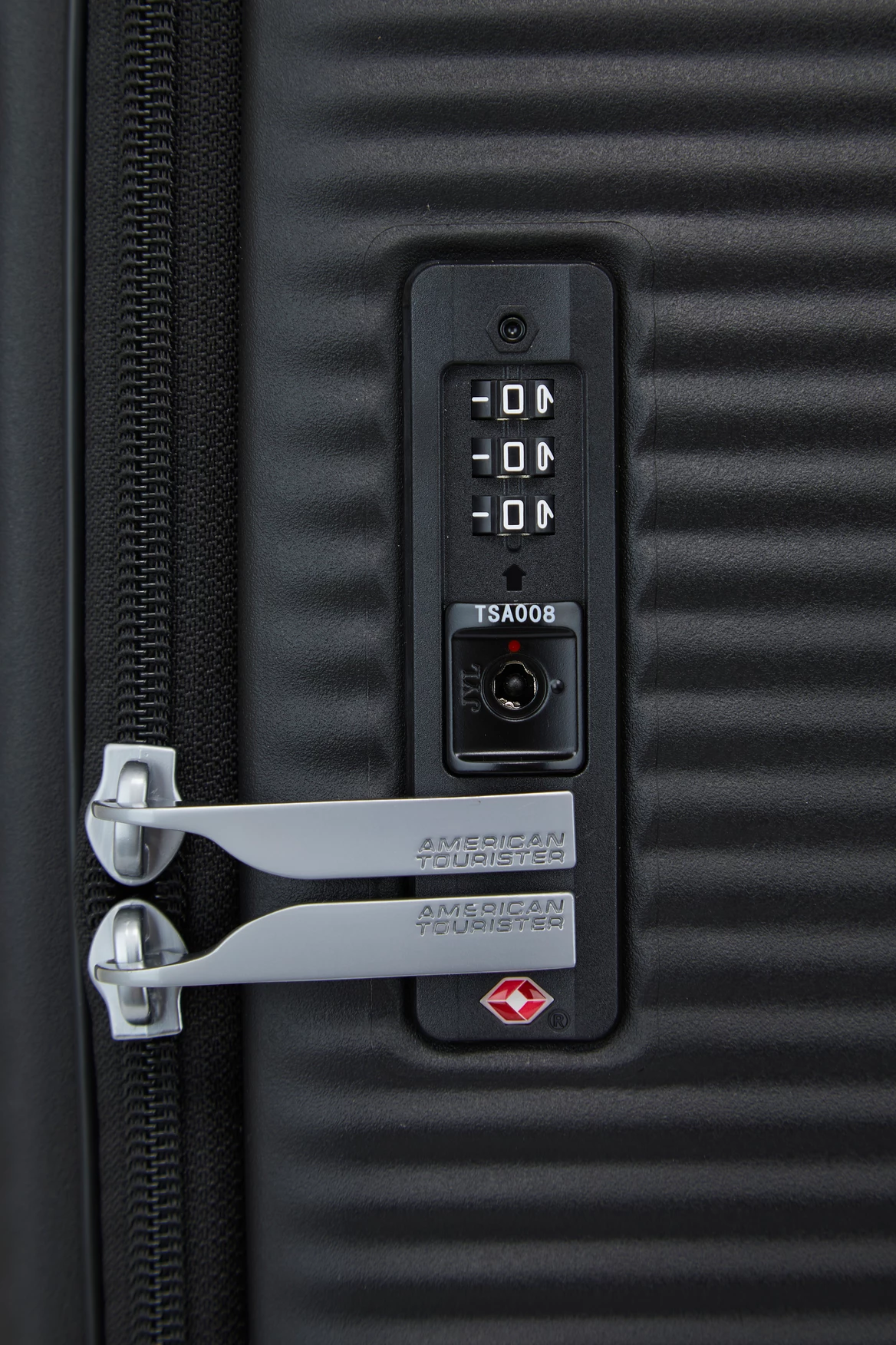 American Tourister Curio Book 75cm Case 9 American Tourister Curio Book 75cm Case - Image 7