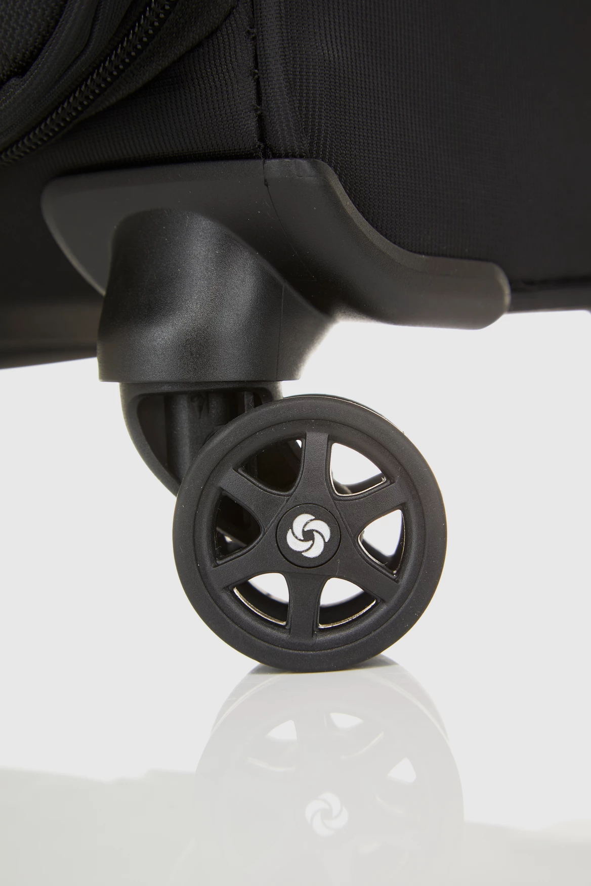 Samsonite B-Lite 5 78cm Suitcase 8 Samsonite B-Lite 5 78cm Suitcase - Image 6