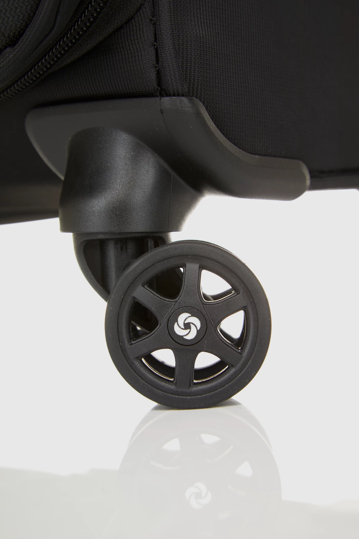 Samsonite B-Lite 5 71cm Suitcase 8 Samsonite B-Lite 5 71cm Suitcase - Image 6