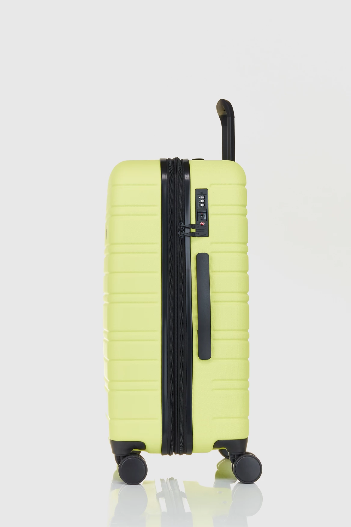 Stori 65cm Suitcase 4 Stori 65cm Suitcase - Image 2