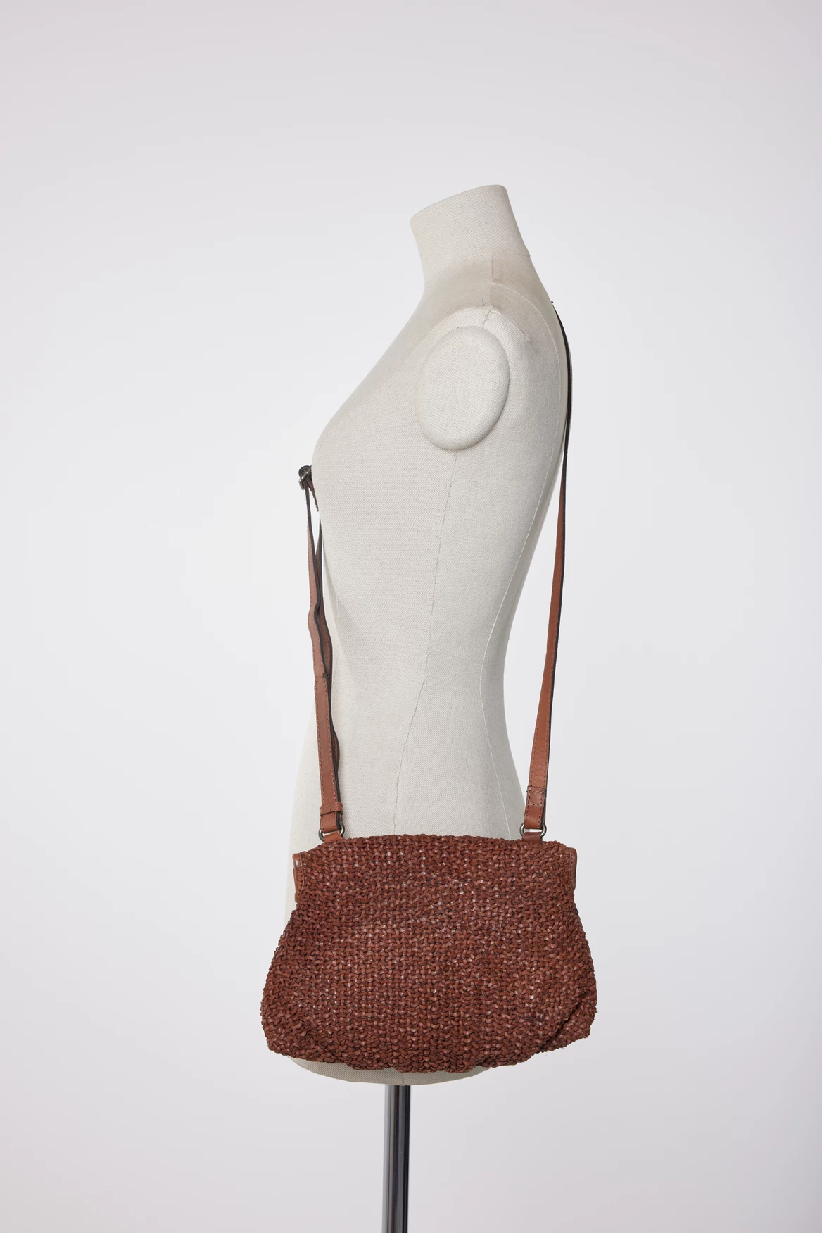 Wilma Leather Crossbody Bag 6 Wilma Leather Crossbody Bag - Image 4