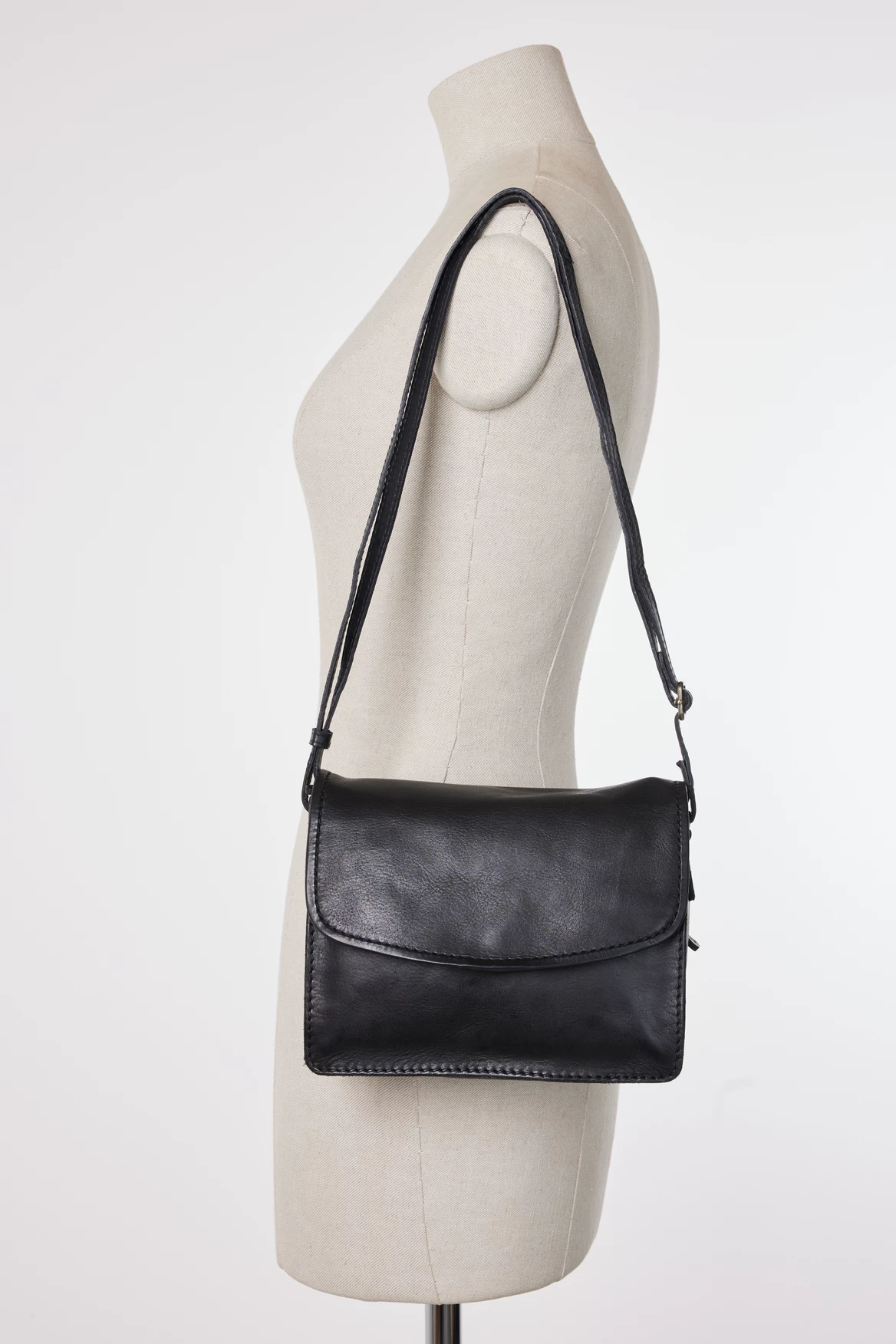 Gwen Leather Stitch Flapover Bag 6 Gwen Leather Stitch Flapover Bag - Image 4