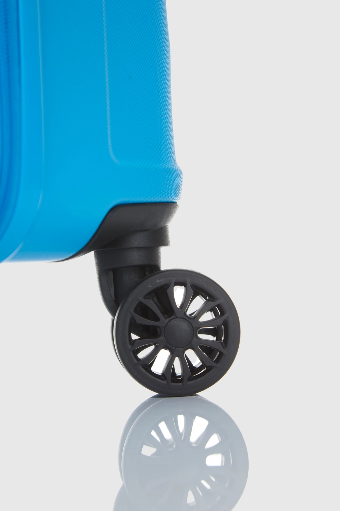 American Tourister Senna 69cm Suitase 8 American Tourister Senna 69cm Suitase - Image 6